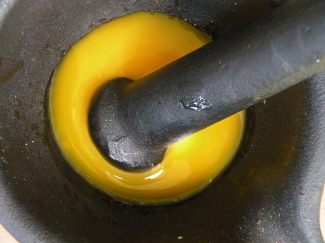 Making Aioli